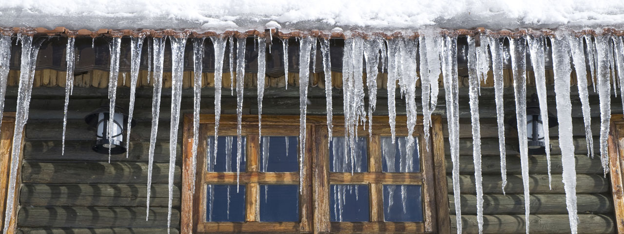 spray foam prevents ice dams by providing proper insulation in attic spaces